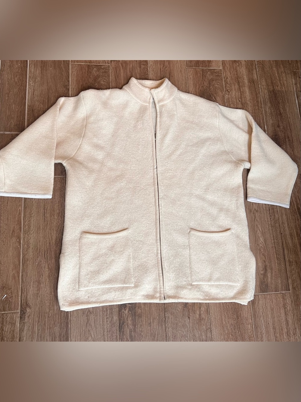 Marisa Christina Full Zip Jacket Cardigan Wool Sz 3/4X Cream
Pockets Vtg